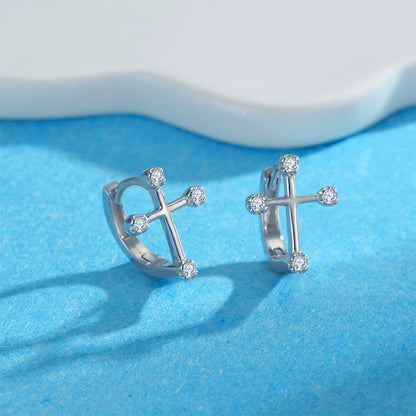 Gift-Ready Shine – Platinum-Plated Moissanite Huggie Earrings