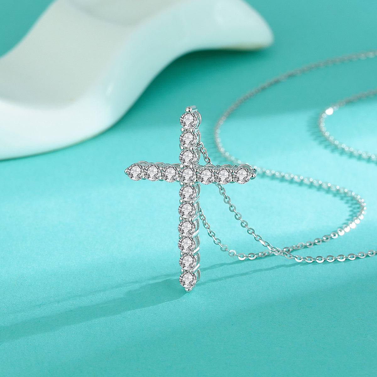 Everlight Moissanite Cross Pendant – 925 Sterling Silver